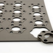 Juntas de caucho, preparadas para el recorte.